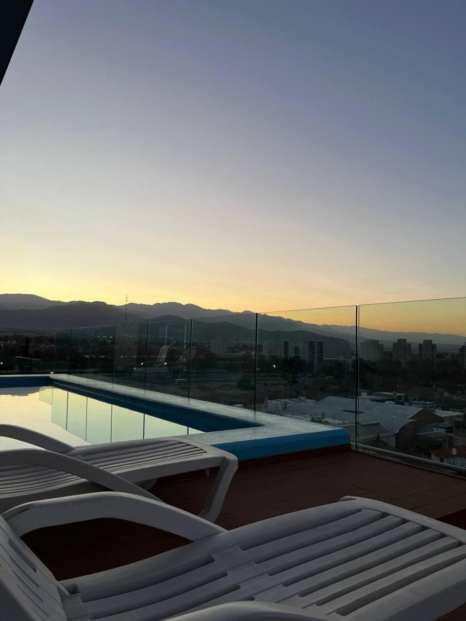 Apartamento Centrico Con Las Mejores Vistas De Mendoza Exterior foto